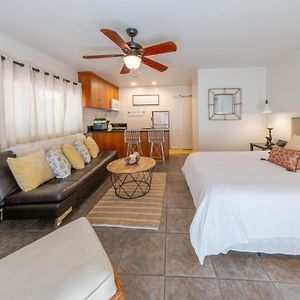 Deluxe Queen Studio